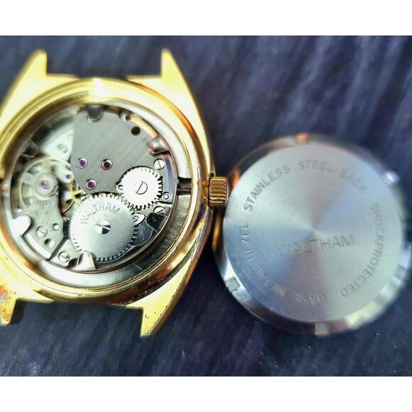 Rare Vintage Waltham Mechanical Men Watch Pristine Condition - Picture 9 of 10